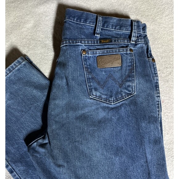 Wrangler Cowboy Cut Mens Jeans 38 x 32 Medium Wash Fit RN 130273 - Picture 1 of 12